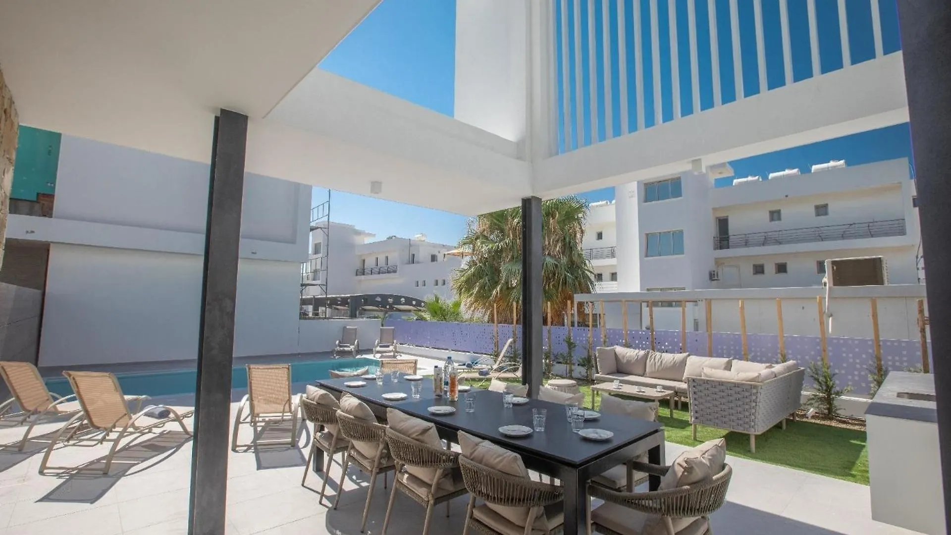Ferienvilla Kube Fuer 12 Personen In Agia Napa Cipro